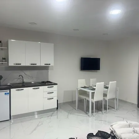 Vinny's House Неаполь